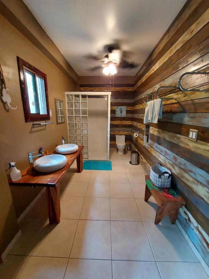 Casa Oceana Bed & Breakfast 보카스 타운 외부 사진